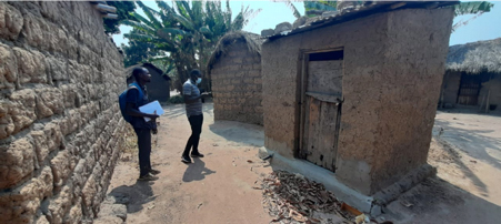 Foram realizadas visitas de campo para monitorar a construção de latrinas nas comunidades