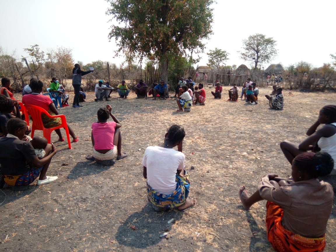 A monthly meeting with a presentation of plans for the coming period for Farmers Field School members in Caco, Gambos.